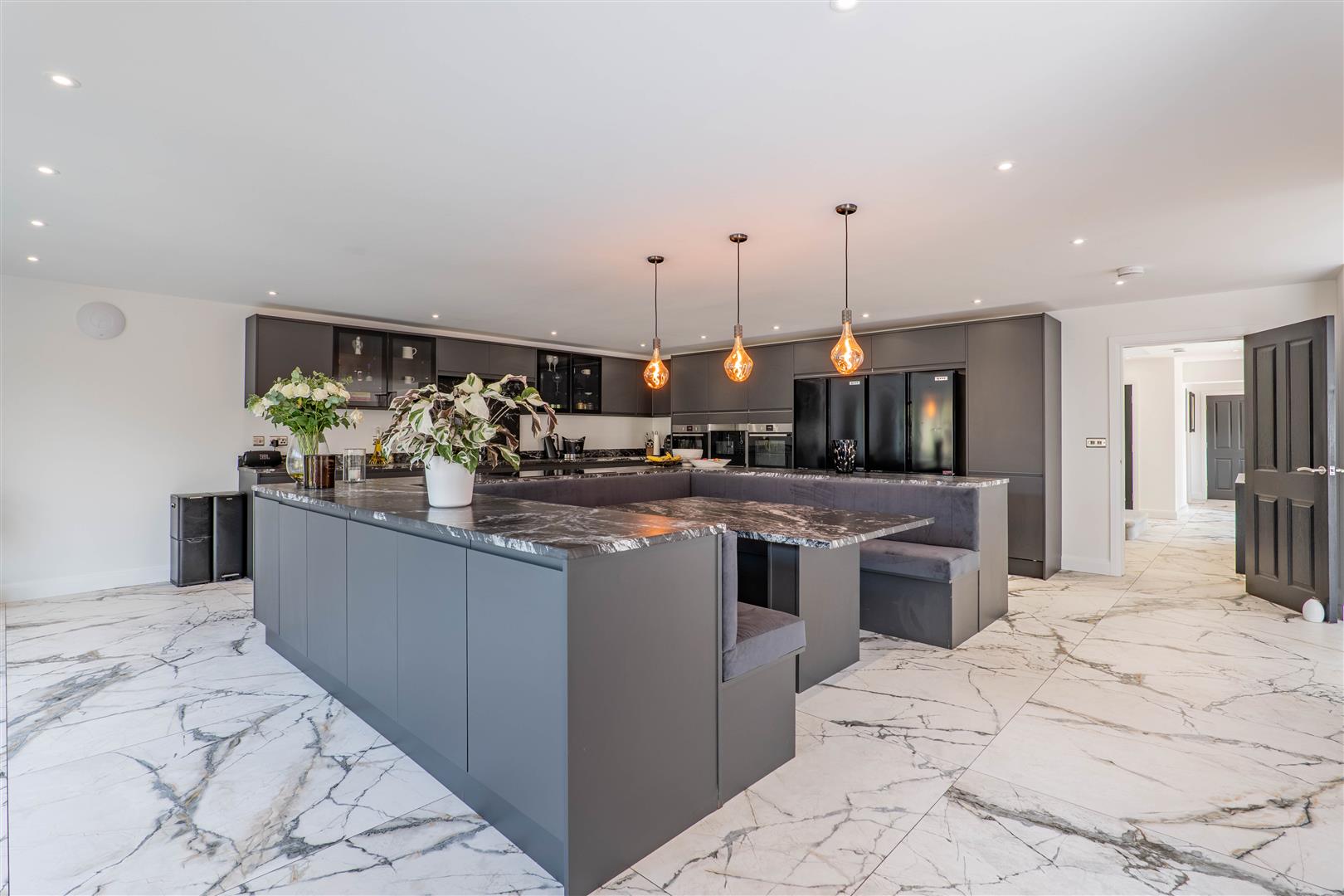 6 bed property in Wigan Road, Leyland